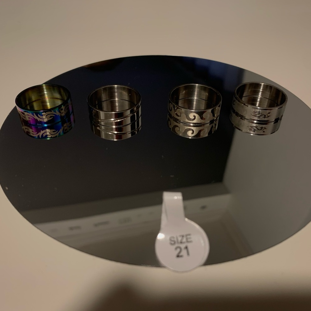 High Quality Engraved Ring Set - Picture 6 of 6